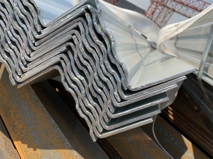 Precision Process on Steel-Iron Angle Hoing & Cutting