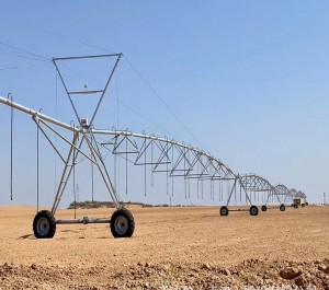 Farm rain gun sprinkler center pivot irrigation system