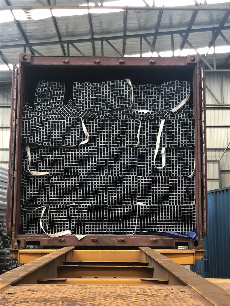Packing and shipping of galvanized square pipes on September 18, 2021