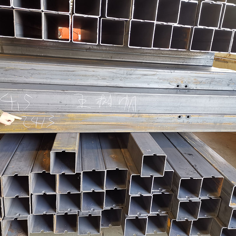 Welded post for Steel structure