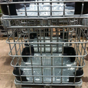 IBC container using square galvanized tubing