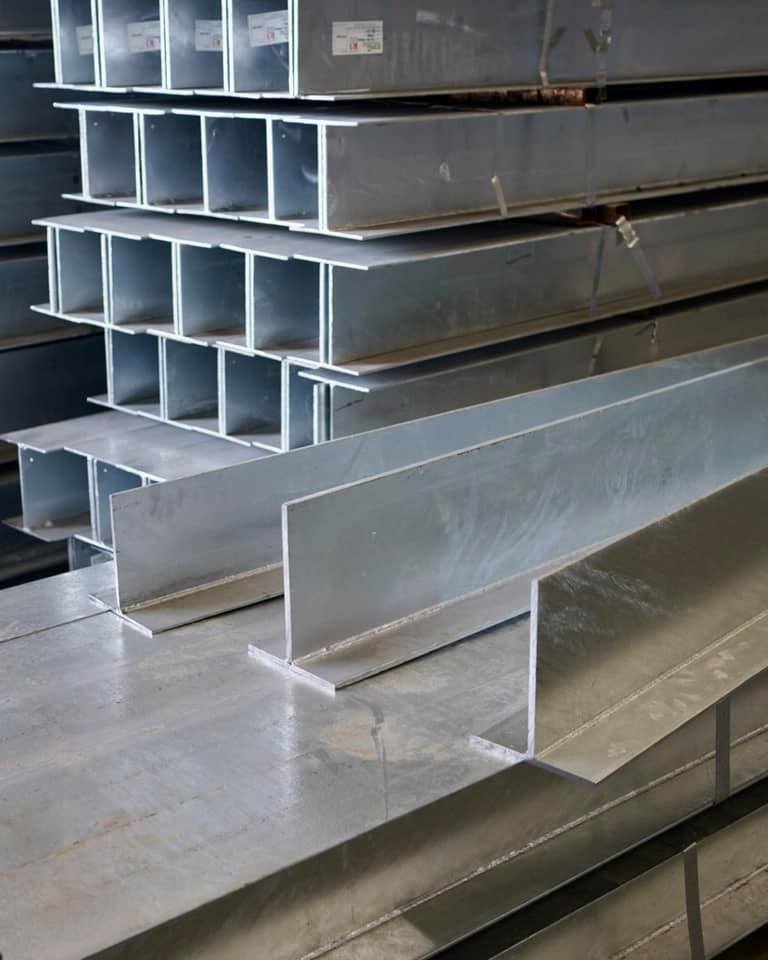 retaining wall post (70)